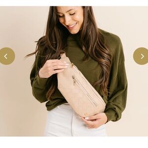 The Darling Effect Trendy Luxe Belt Bag - Woven Oat
